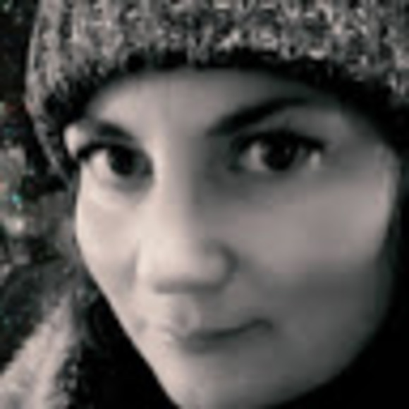 Meet your Posher, April - Picture 1 of 1